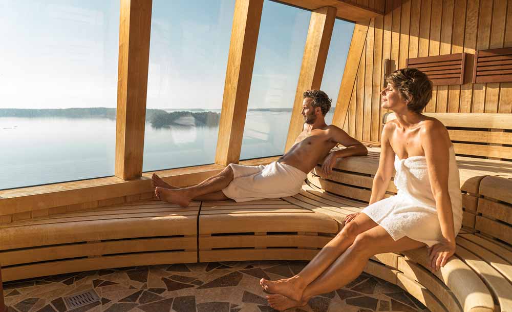 An Bord verfügt das Body & Soul Spa über eine großzügige Saunalandschaft mit einer - AIDAsol - Bild 1