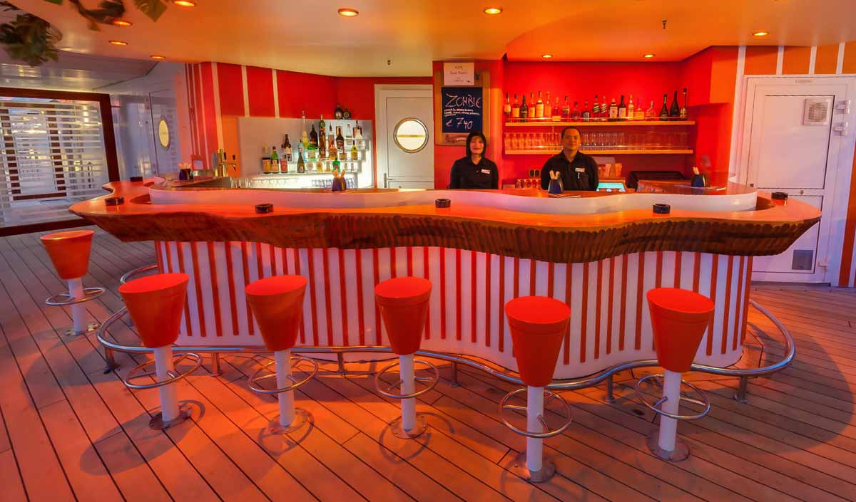 Pool Bar - AIDAaura